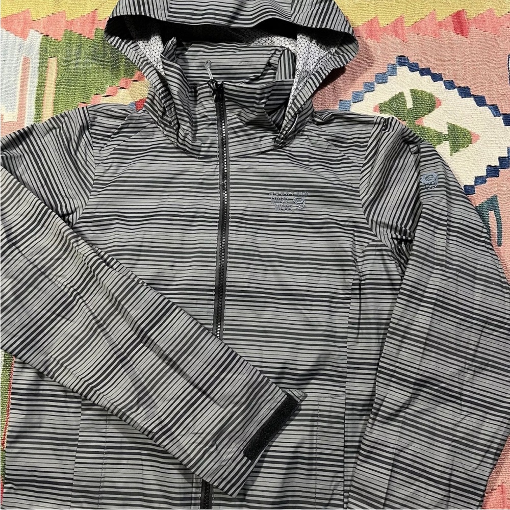 Mountain Hardwear Grey Striped Rain Jacket Dry Evap Hood Stow Away Women’s Small